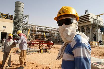 Саудовская Аравия влезла в долги из-за нефтяного кризиса