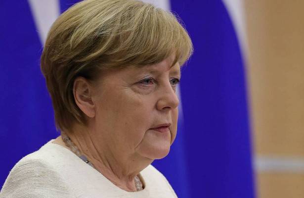 Меркель ослабит карантин