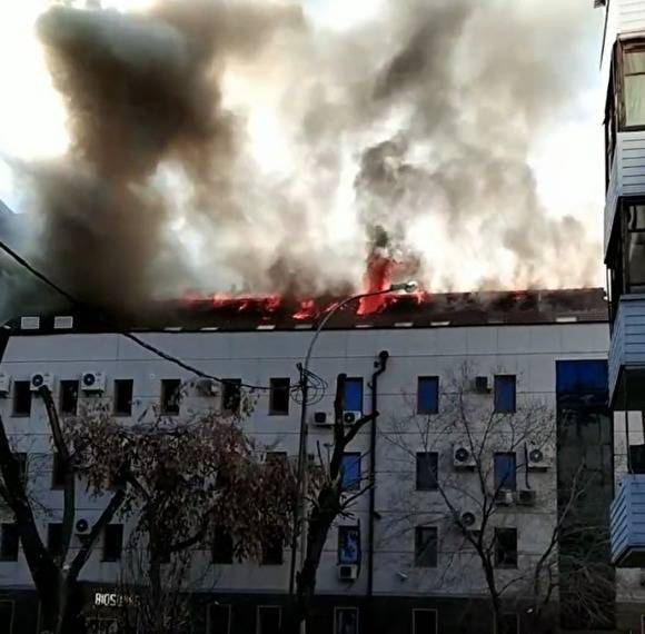 Пожар в тюменском бизнес-центре случился из-за короткого замыкания