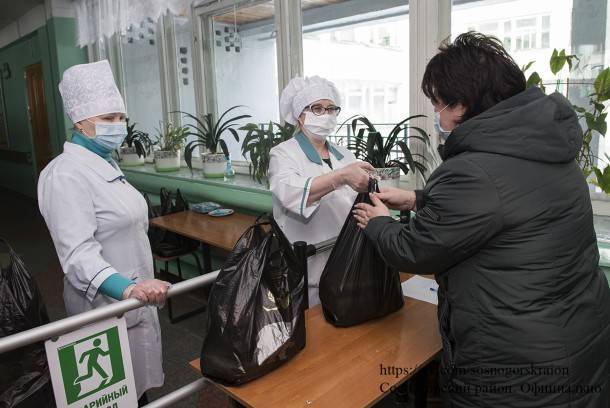 В Сосногорском районе школьникам раздали продуктовые наборы