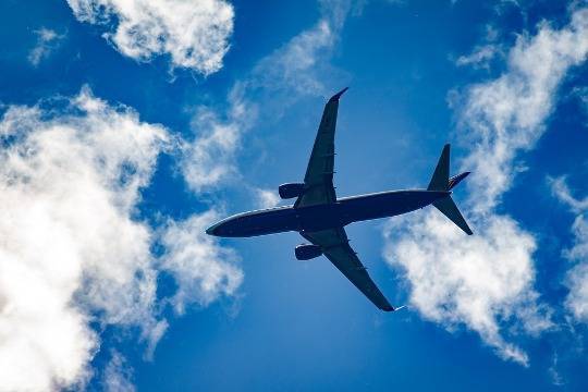Стюардессы поделились ужасными впечатлениями от рейсов во время пандемии коронавируса