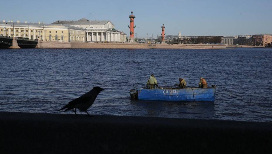В Петербурге открыли навигацию для рыбаков