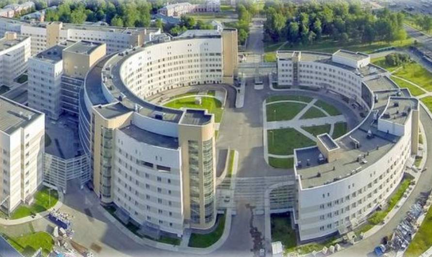 В Петербурге больницы начали перераспределять пациентов