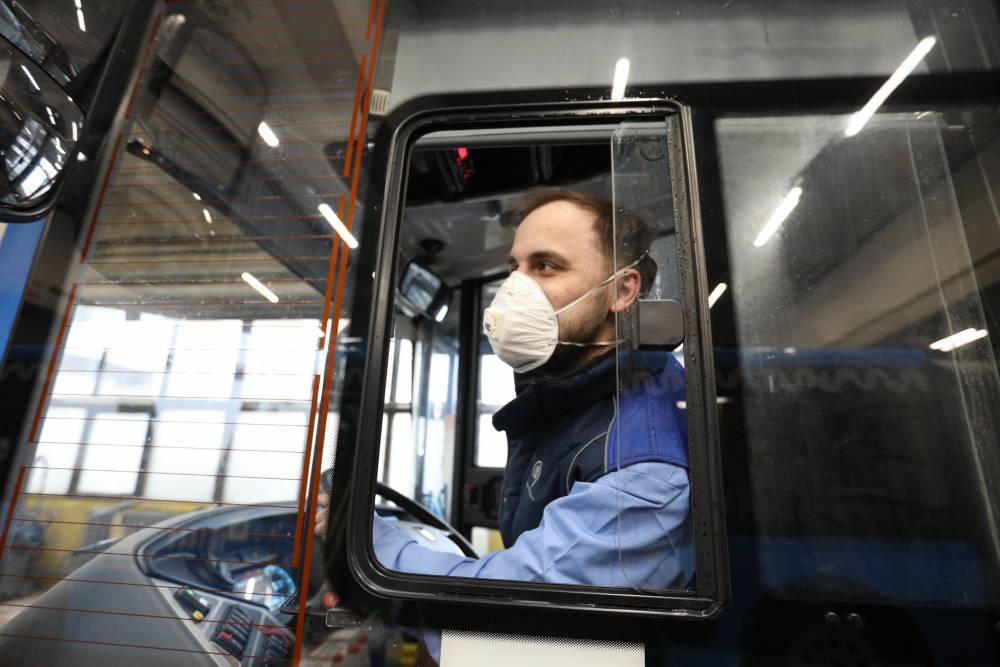 Дептранс выделил 18 автобусов для доставки выздоровевших москвичей домой