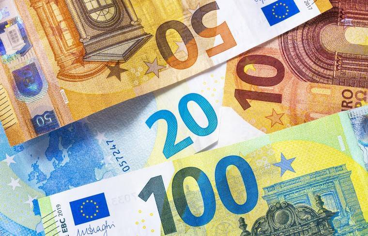 Евро на открытии торгов Мосбиржи упал до 81,33 рубля
