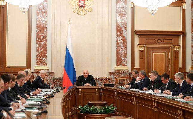 Правительство рассмотрит новые предложения Путина на 520 млрд рублей