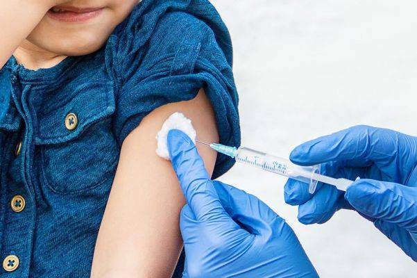 В России из-за коронавируса приостановлена плановая вакцинация населения