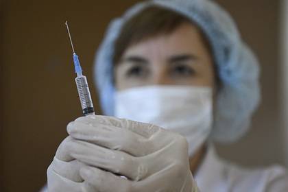 В России приостановили вакцинацию населения из-за коронавируса