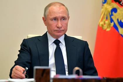 Путин поручил сократить сроки испытаний препаратов от коронавируса
