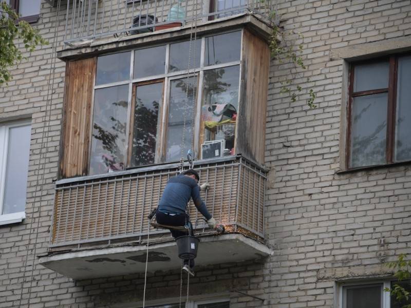 Минстрой запретил утеплять балконы без согласования с местным самоуправлением
