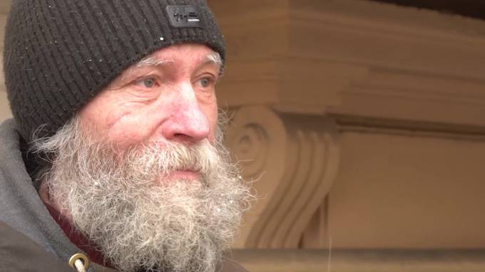 "Папа, мы тебя вытянем отсюда": петербуржец помог бездомному найти родственников спустя 16 лет