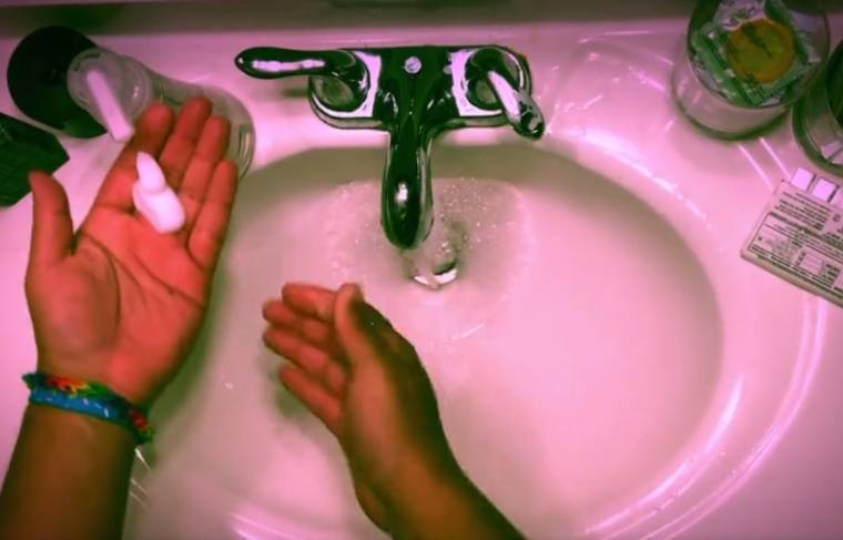 Pornhub открыл пародийный сайт, на котором порнозвёзды моют руки