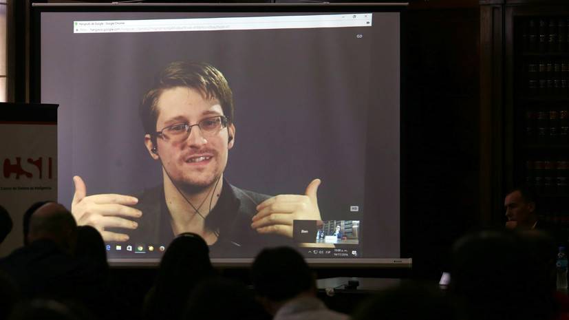 Сноуден подал документы на продление вида на жительство в России