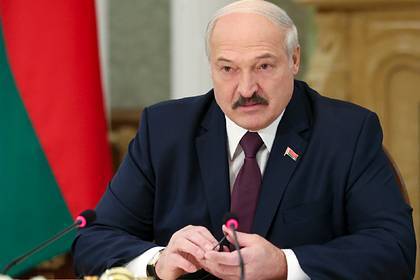 Лукашенко назвал коронавирус уроком для наркоманов и «курцов»
