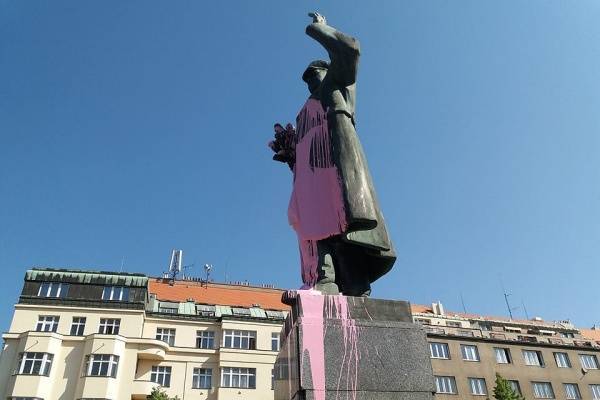 После сноса в столице Чехии памятника Коневу коммунисты предложили переименовать в его честь тюменскую улицу Пражская