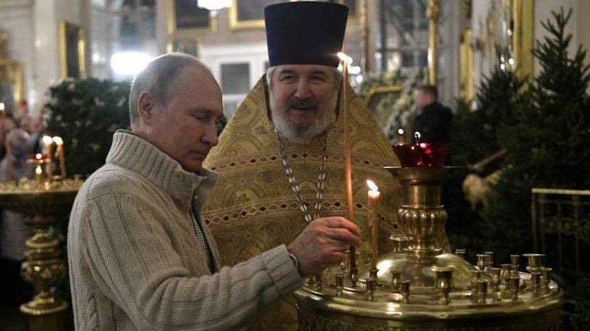 Песков ответил на вопрос, пойдет ли Путин в храм на Пасху