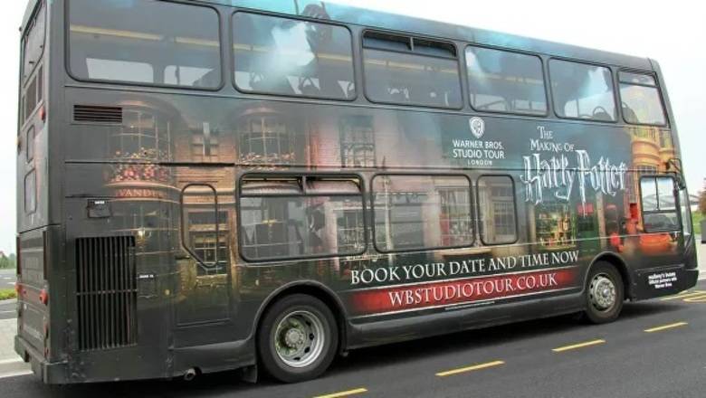 Музей Гарри Поттера предоставил свои автобусы для врачей