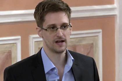 Сноуден захотел остаться в России