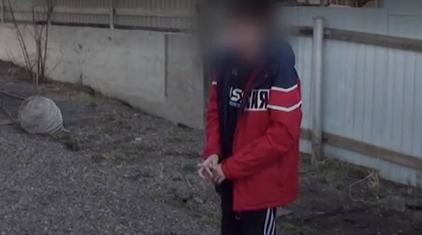 Опубликовано видео задержания подростка, готовившего стрельбу в красноярской школе