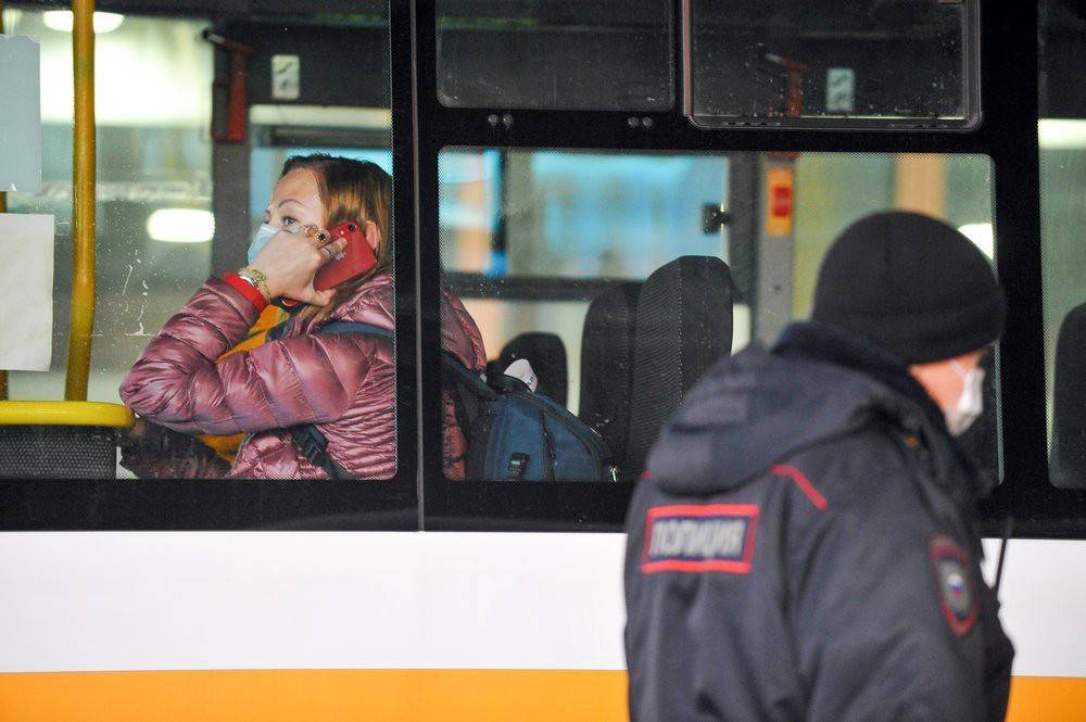 В Москве и Подмосковье отменили автобусы до кладбищ на Пасху