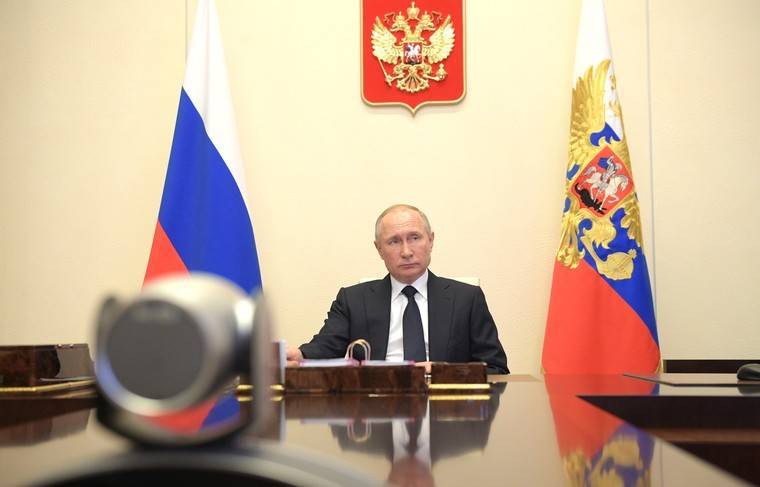 Путин в прямом эфире перенёс совещание на час