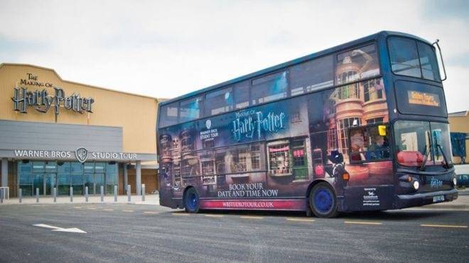 В Британии медиков будут возить автобусы из музея Гарри Поттера - Cursorinfo: главные новости Израиля