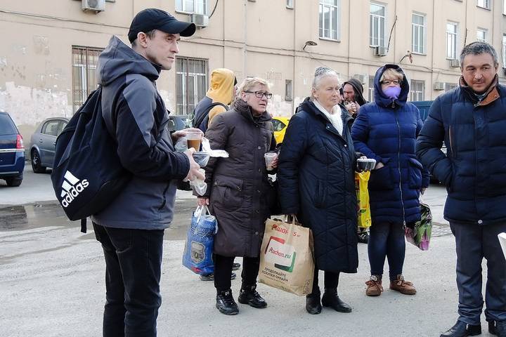 Власти обвинили москвичей в нарушении самоизоляции: жарят шашлыки
