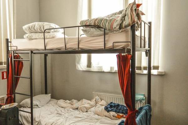 В Ленобласти проверят все хостелы и рабочие общежития после вспышки коронавируса в Новосергиевке