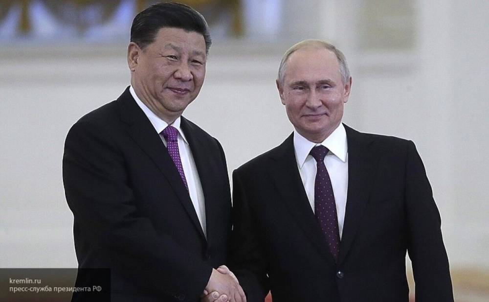 Си Цзиньпин провел телефонный разговор с Путиным