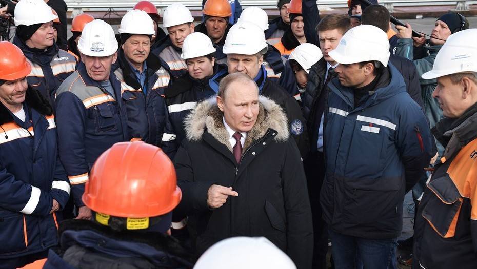 Путин рекомендовал регионам не замораживать стройку из-за карантина