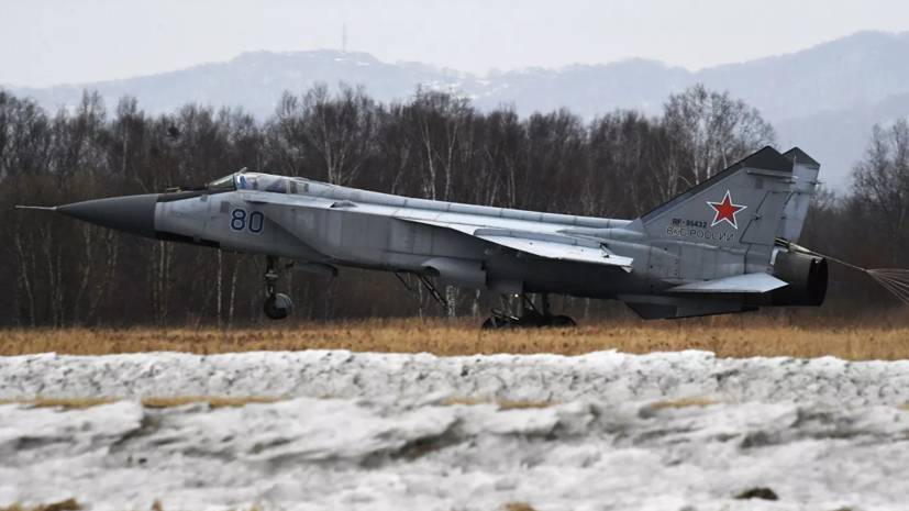 В Казахстане упал военный самолёт МиГ-31