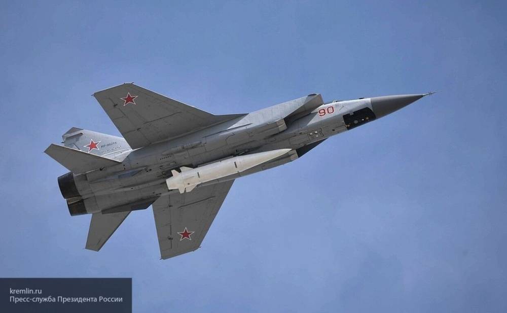 Военный самолет МиГ-31 потерпел крушение в Казахстане