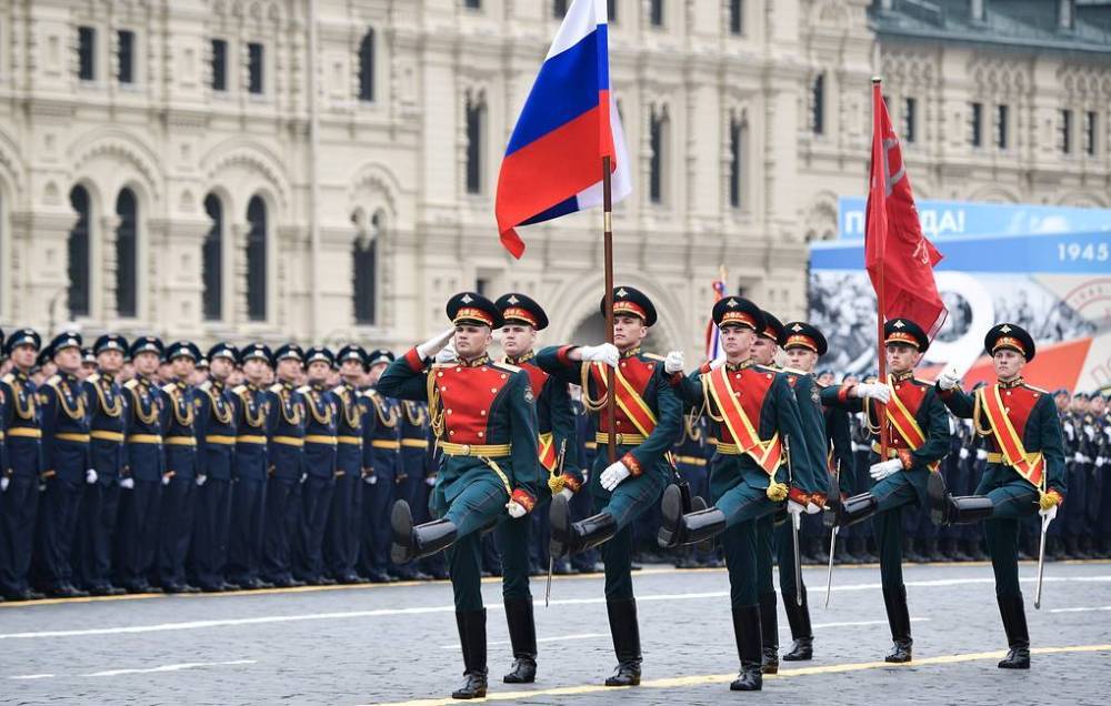 Путин объявил о переносе парада Победы из-за пандемии