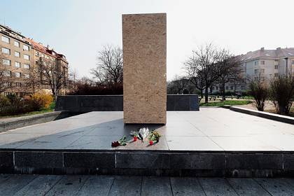 Мэр Праги отреагировал на уголовное дело в России за снос памятника Коневу