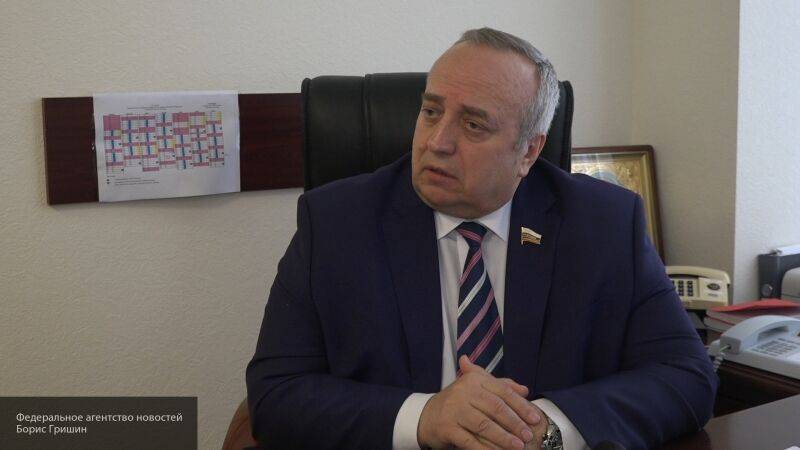 Сенатор Клинцевич поддержал инициативу Госдумы запретить коллекторские агентства