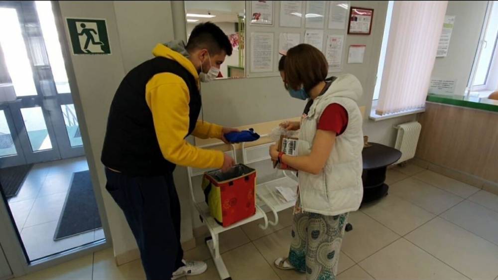 Волонтеры «Двуглавого Орла» оказывают помощь пенсионерам в условиях эпидемии