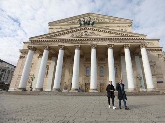 на сладе Большого театра в Москве обнаружено тело