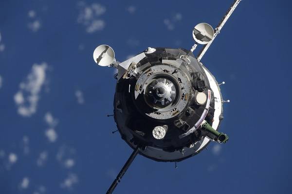 «Союз МС-15» с тремя космонавтами отстыковался от МКС