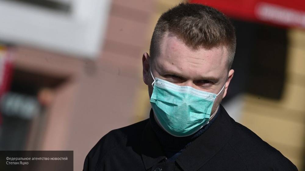 МЧС призвало отказаться от ношения медицинской маски на улице в период пандемии COVID-19