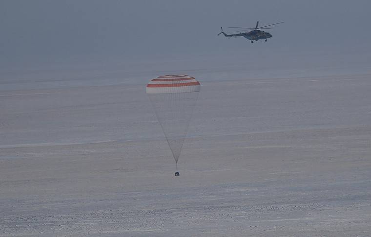 «Союз МС-15» с экипажем МКС совершил успешную посадку в Казахстане