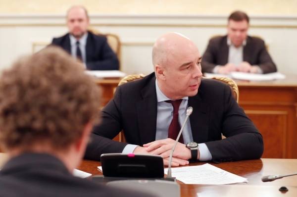 Бюджет России недополучит из-за коронавируса около 1 трлн рублей в 2020 году