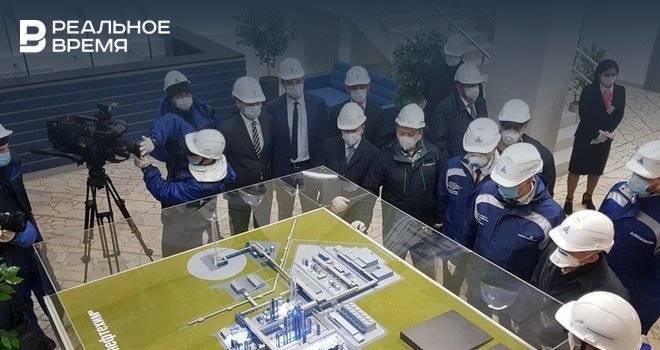 Президент Татарстана ознакомился с ходом строительства «Этилен-600» «Нижнекамскнефтехима»