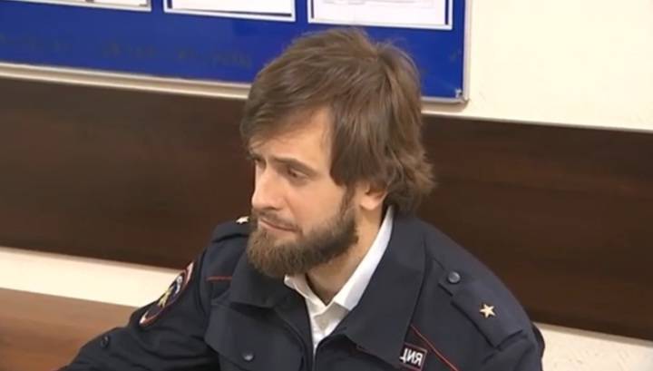 Московские полицейские задержали акциониста Верзилова. Видео