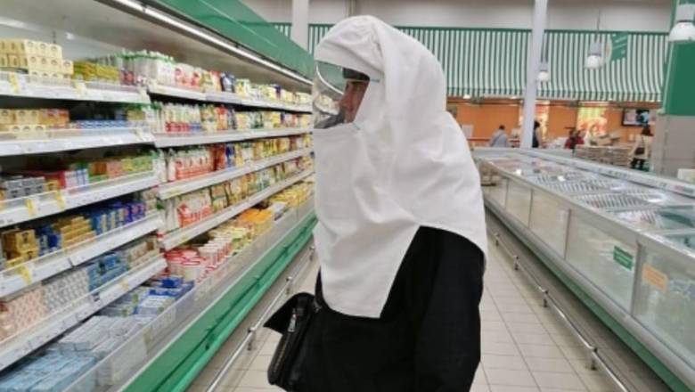 Ростовчанин в борьбе с коронавирусом выбрал костюм пчеловода вместо маски