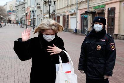 Вирусолог оценил заявление МЧС о бесполезности масок на улице