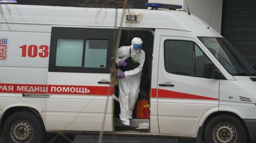 Более 100 медиков заражены коронавирусом в Петербурге