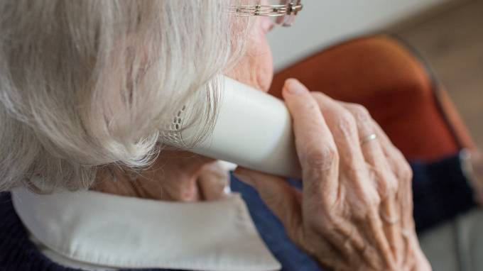 Медицинское наблюдение за пожилыми петербуржцами будут вести по телефону