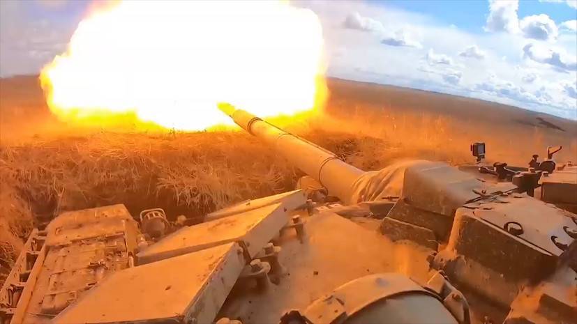 Испытания с участием обновлённых танков Т-72Б3М в Челябинской области — видео