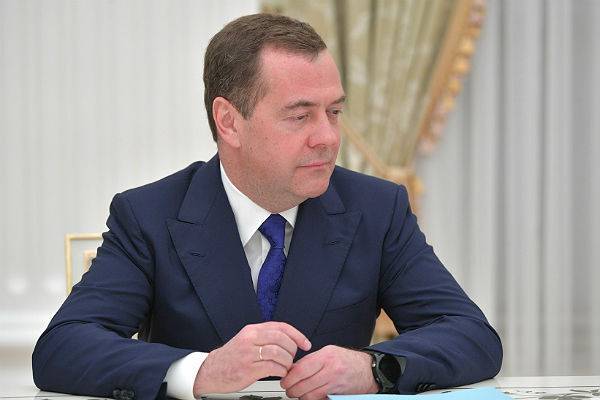 Медведев допустил ужесточение ограничений из-за коронавируса