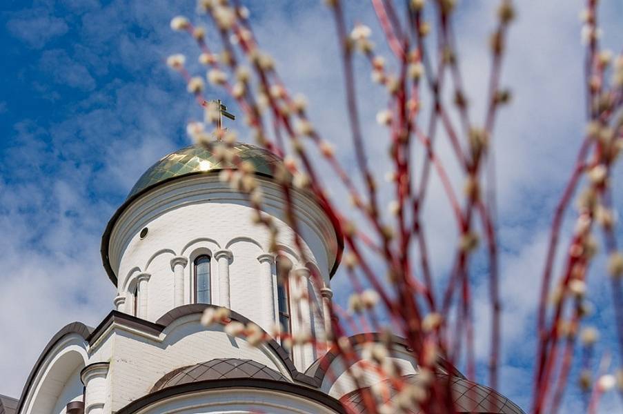В РПЦ просят разрешить верующим посещать храмы малыми группами
